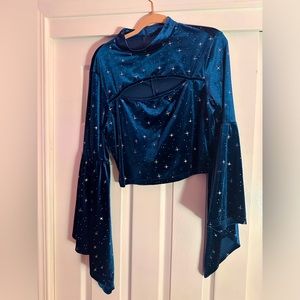 Blue Starry Cutout Flare Sleeve Top